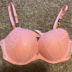 Victoria’s Secret push up bra